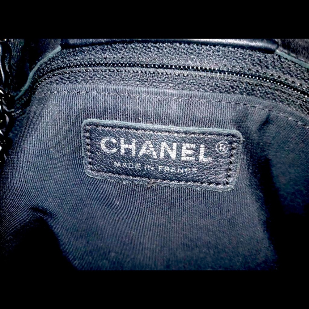 I am selling this Chanel bag !